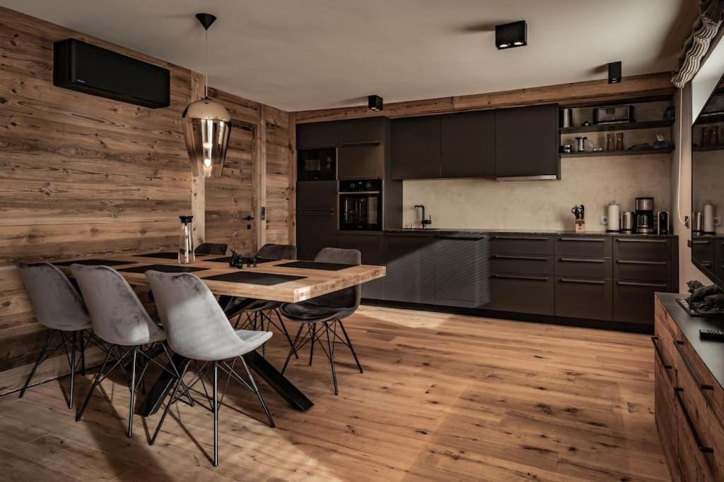 Cozy Loft In The Alps Of Zillertal Apartment Schwendau Exterior foto